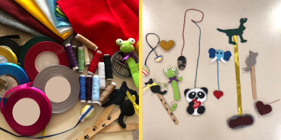 Po lewej stronie kolorowe materiały: tasiemki, filce, nici. Po prawej stronie gotowe, kolorowe zakładki m.in.: żaba, słoń, panda