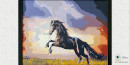 Na beżowym tle obraz przedstawiający wierzgającego konia.